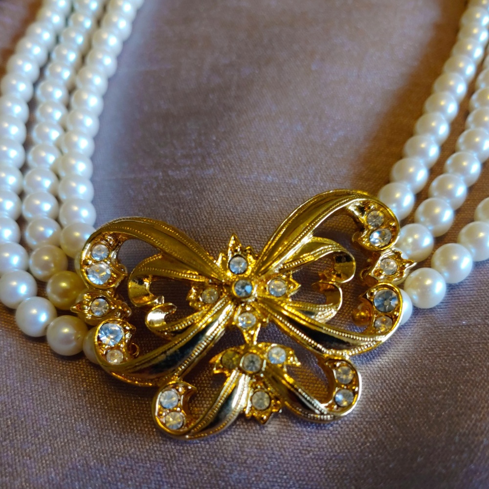 Multi-Strand Beaded Necklace with Gold Pendant